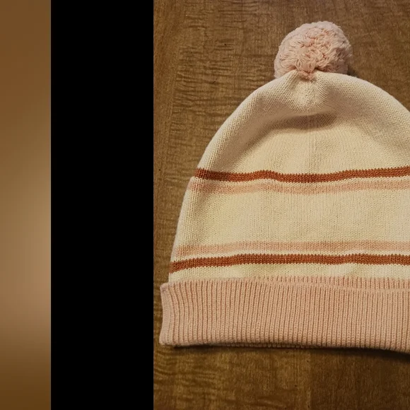 Chloé Pink and Yellow Knit Beanie Hat Logo - Picture 2 of 4